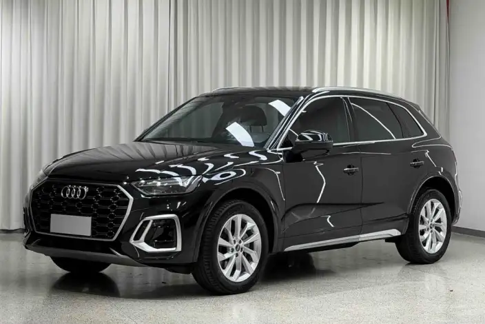 Audi Q5L 2021 Model 40 TFSI Luxury Dynamic Model – фото 1