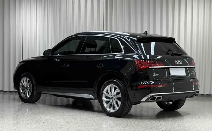 Audi Q5L 2021 Model 40 TFSI Luxury Dynamic Model – фото 4