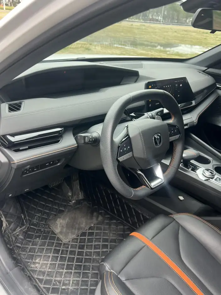 Changan UNI-V 2024 Model 1.5T Exclusive Model – фото 10