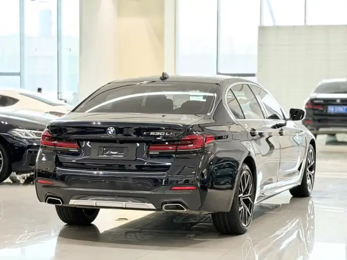 BMW 5 Series 2022 Model Facelift 530Li Exclusive Model M Sports Set – фото 5