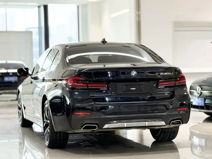 BMW 5 Series 2022 Model Facelift 530Li Exclusive Model M Sports Set – фото 7