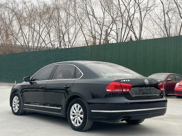 Volkswagen Passat 2011 1.8TSI DSG Prestige – фото 6