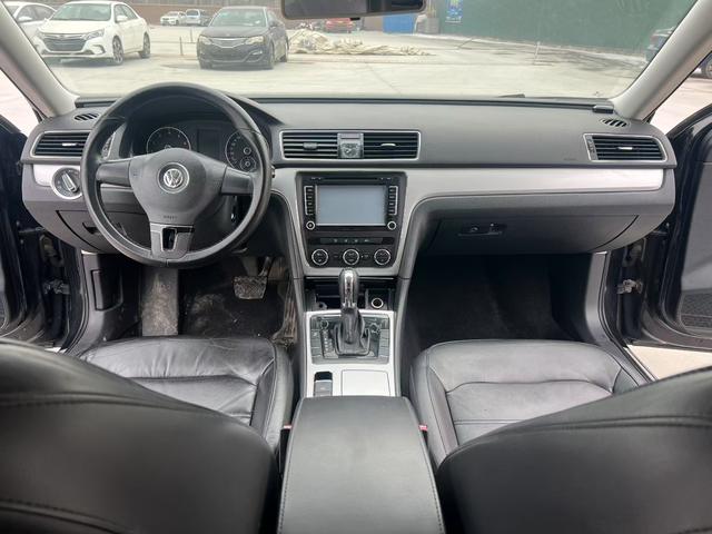 Volkswagen Passat 2011 1.8TSI DSG Prestige – фото 7