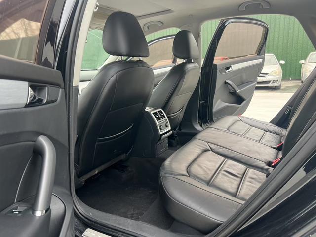 Volkswagen Passat 2011 1.8TSI DSG Prestige – фото 8