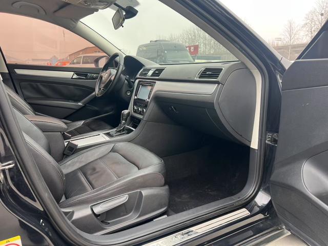 Volkswagen Passat 2011 1.8TSI DSG Prestige – фото 9