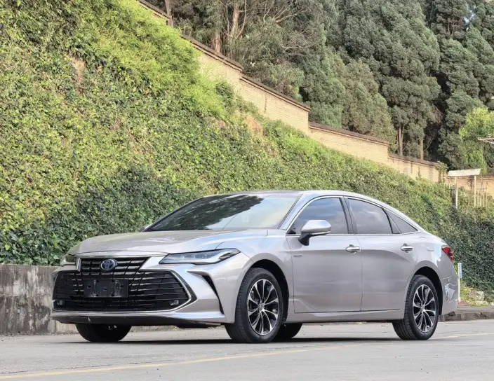 Toyota Avalon 2022 Model Hybrid 2.5L Deluxe Edition – фото 1