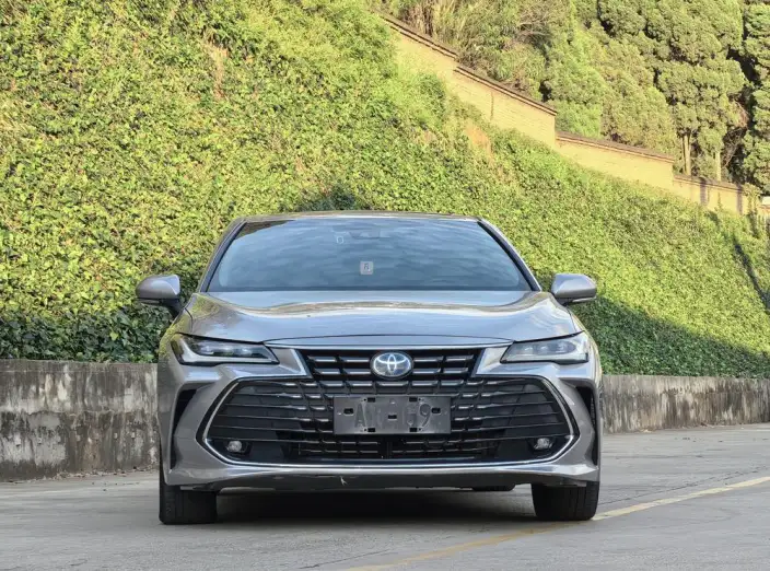 Toyota Avalon 2022 Model Hybrid 2.5L Deluxe Edition – фото 2