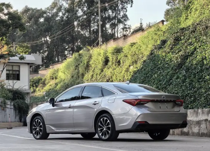 Toyota Avalon 2022 Model Hybrid 2.5L Deluxe Edition – фото 4