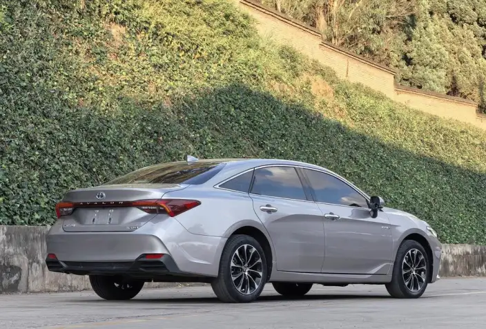 Toyota Avalon 2022 Model Hybrid 2.5L Deluxe Edition – фото 6