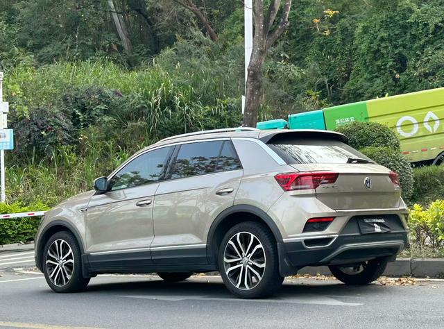 Volkswagen T-Roc Модель 2019 года 280TSI DSG 2WD Luxury Country VI – фото 3