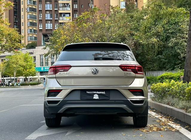 Volkswagen T-Roc Модель 2019 года 280TSI DSG 2WD Luxury Country VI – фото 4