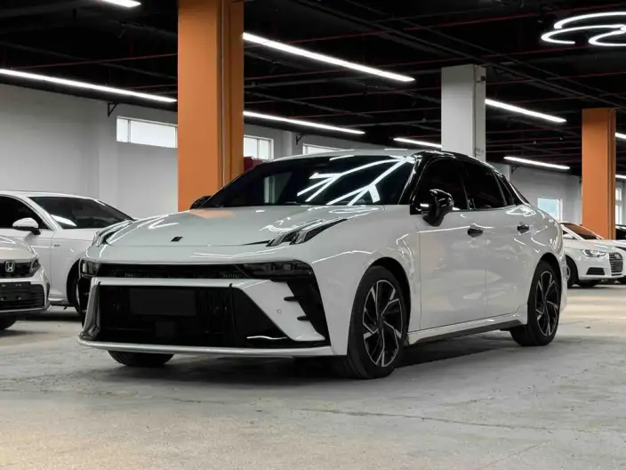 Lynk & Co 03 2023 Model 1.5T EM-F PM – фото 1