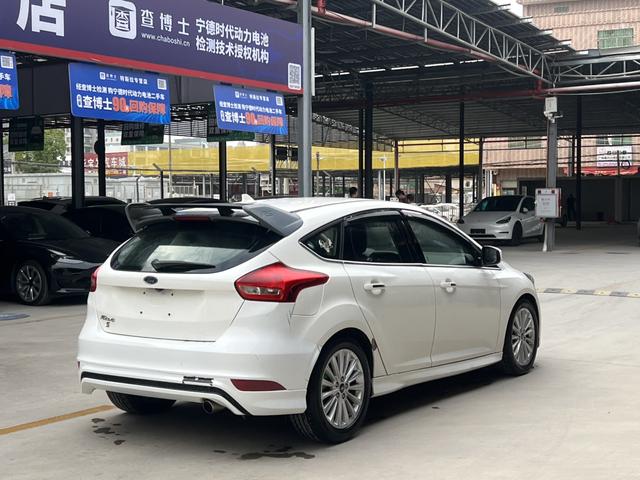 Ford Focus 2017 Hatchback EcoBoost 180 Automatic Sport – фото 7