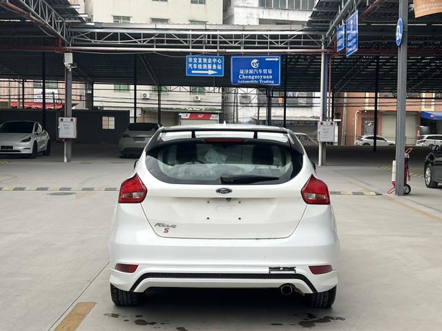 Ford Focus 2017 Hatchback EcoBoost 180 Automatic Sport – фото 8