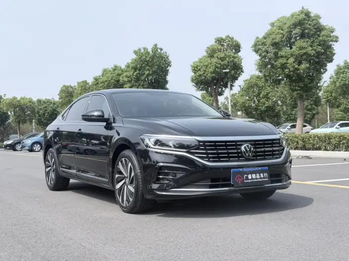 Volkswagen Passat 2022 Model 330TSI Deluxe Edition – фото 3
