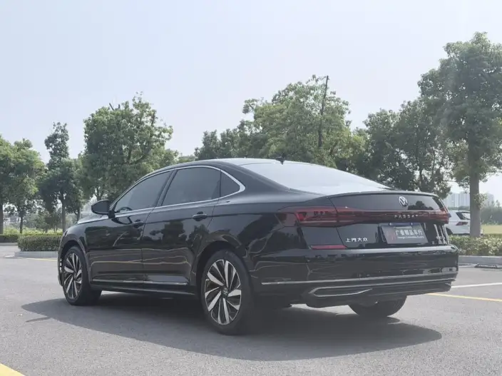 Volkswagen Passat 2022 Model 330TSI Deluxe Edition – фото 5