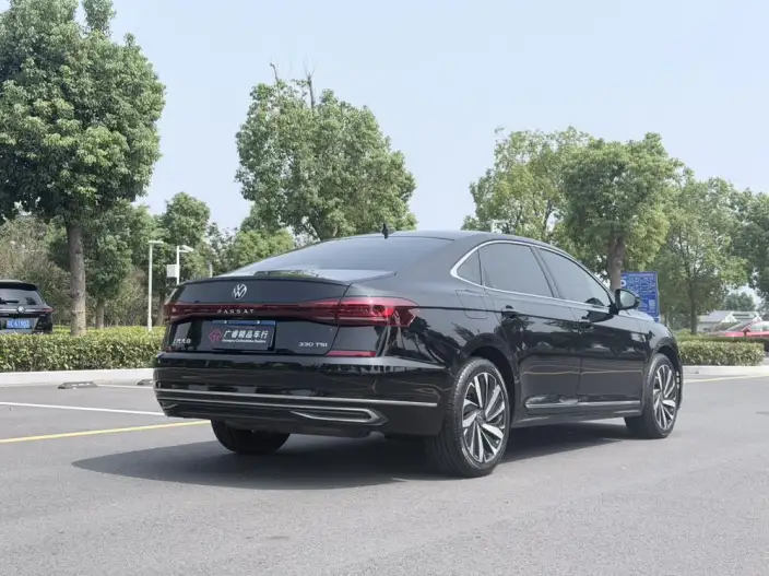 Volkswagen Passat 2022 Model 330TSI Deluxe Edition – фото 7