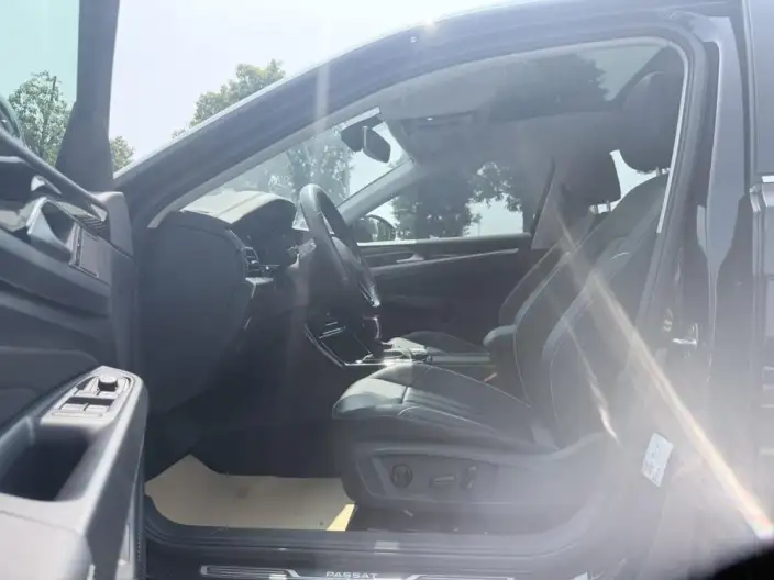 Volkswagen Passat 2022 Model 330TSI Deluxe Edition – фото 9