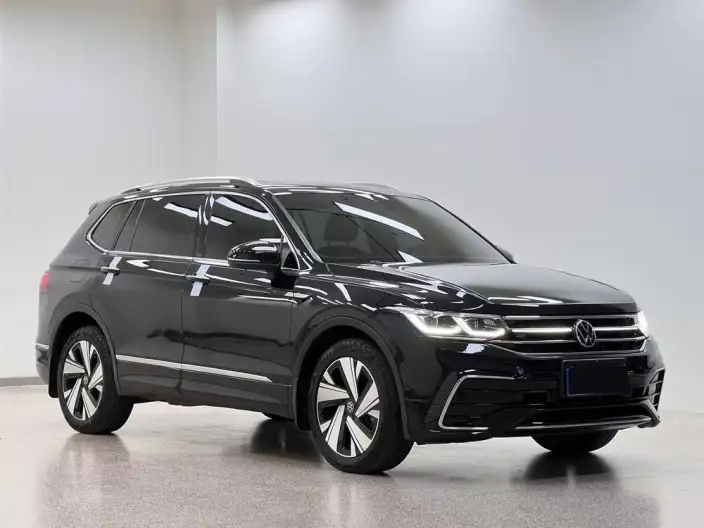 Volkswagen Tiguan L 2023 Model Facelift 380TSI 4WD R-Line Enjoy the version more 7 seat – фото 3