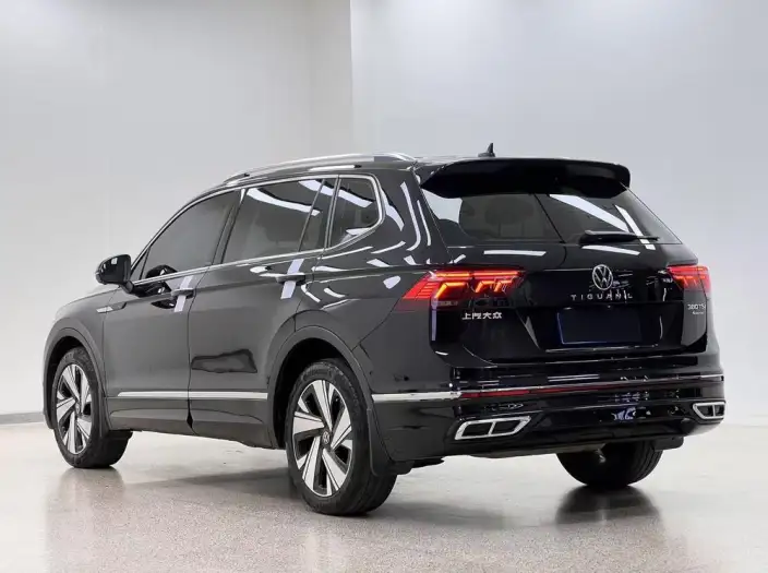 Volkswagen Tiguan L 2023 Model Facelift 380TSI 4WD R-Line Enjoy the version more 7 seat – фото 5