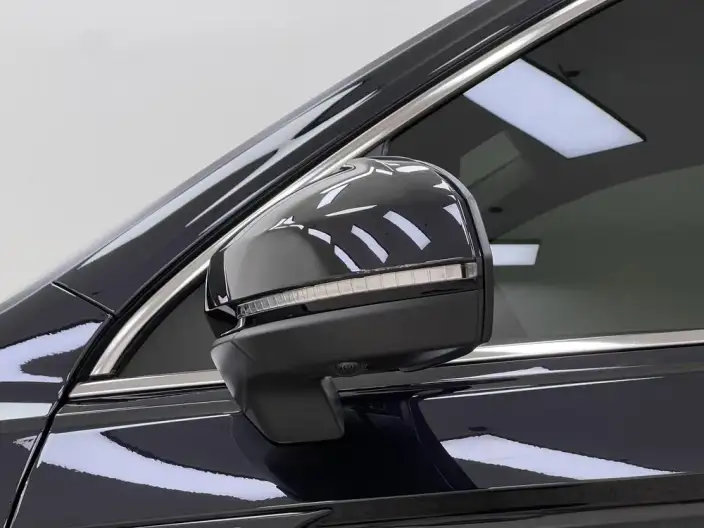Volkswagen Tiguan L 2023 Model Facelift 380TSI 4WD R-Line Enjoy the version more 7 seat – фото 9