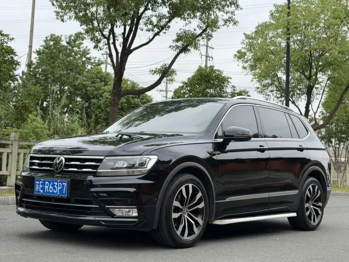 Volkswagen Tiguan L 2021 Model 330TSI Automatic 2WD R-Line Enjoy the version more – фото 1