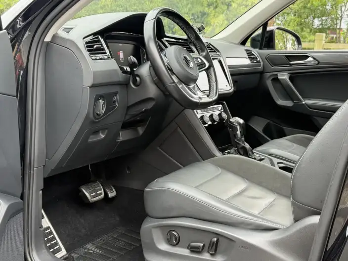 Volkswagen Tiguan L 2021 Model 330TSI Automatic 2WD R-Line Enjoy the version more – фото 8