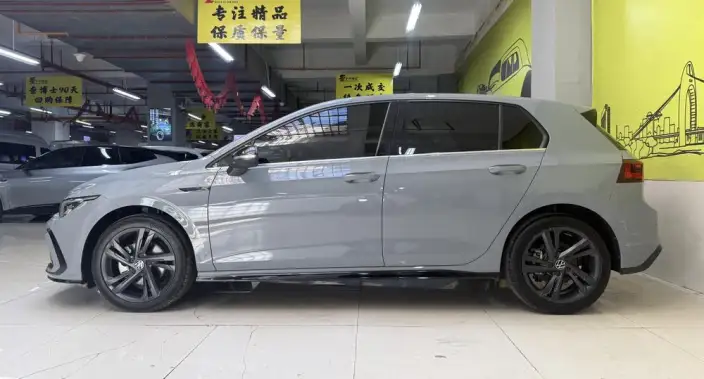 Volkswagen Golf 2021 Model 280TSI DSG R-Line – фото 3