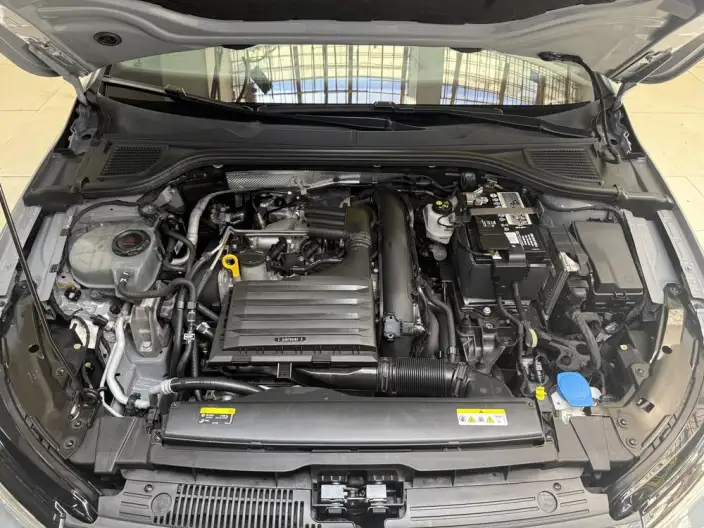 Volkswagen Golf 2021 Model 280TSI DSG R-Line – фото 7