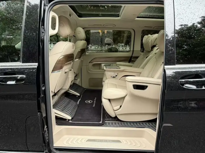 Mercedes-Benz V-Class 2022 Model V 260 L Long wheelbase Premium Edition – фото 6
