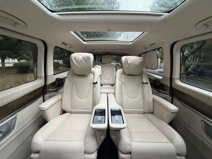 Mercedes-Benz V-Class 2022 Model V 260 L Long wheelbase Premium Edition – фото 8