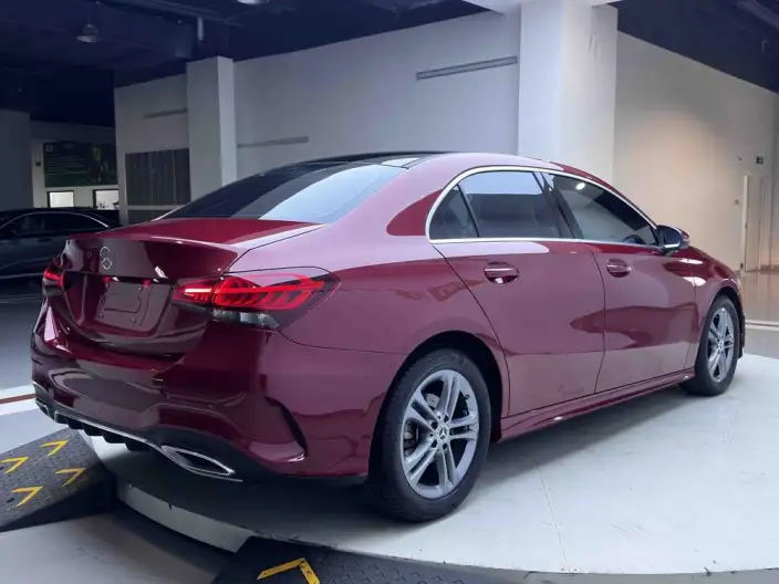 Mercedes-Benz A-class 2022 Model A 180 L Sports sedan – фото 7