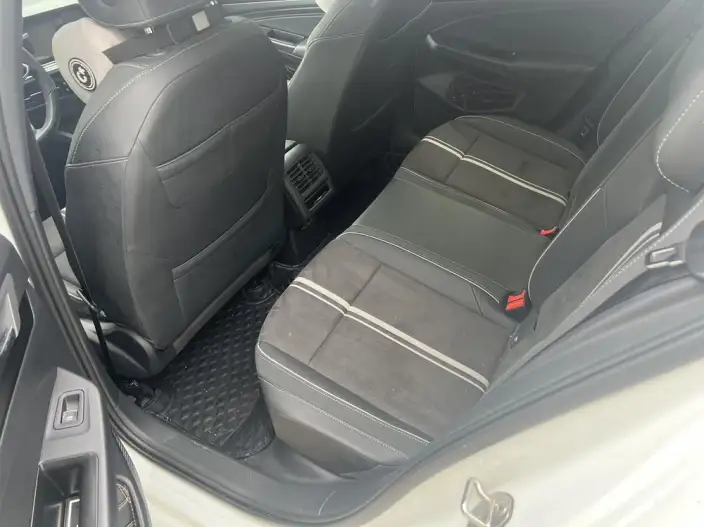 Volkswagen Golf 2023 Model Facelift 280TSI DSG R-Line – фото 9