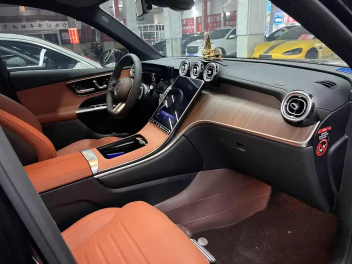 Mercedes-Benz GLC 2025 Model Facelift GLC 300 L 4MATIC Dynamic Model 5 seat – фото 5