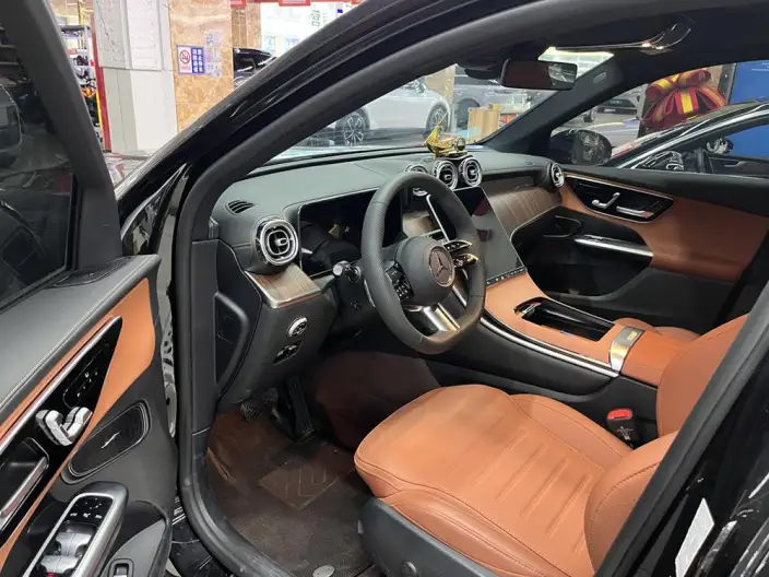 Mercedes-Benz GLC 2025 Model Facelift GLC 300 L 4MATIC Dynamic Model 5 seat – фото 6