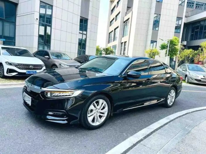 Honda Accord 2021 Model 260TURBO Luxury · Starry sky Limited edition – фото 1