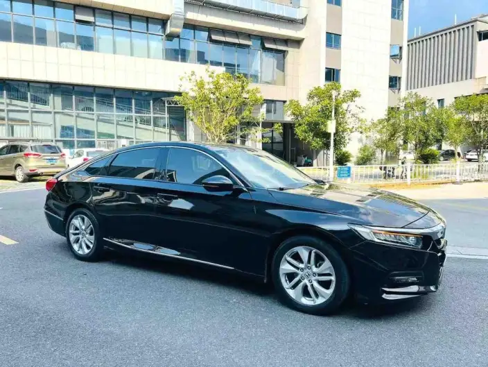 Honda Accord 2021 Model 260TURBO Luxury · Starry sky Limited edition – фото 3