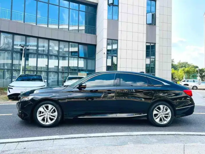 Honda Accord 2021 Model 260TURBO Luxury · Starry sky Limited edition – фото 4