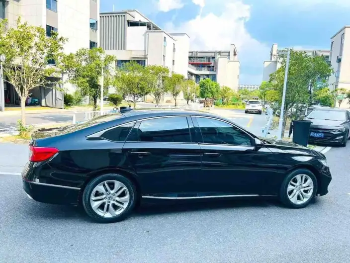 Honda Accord 2021 Model 260TURBO Luxury · Starry sky Limited edition – фото 6