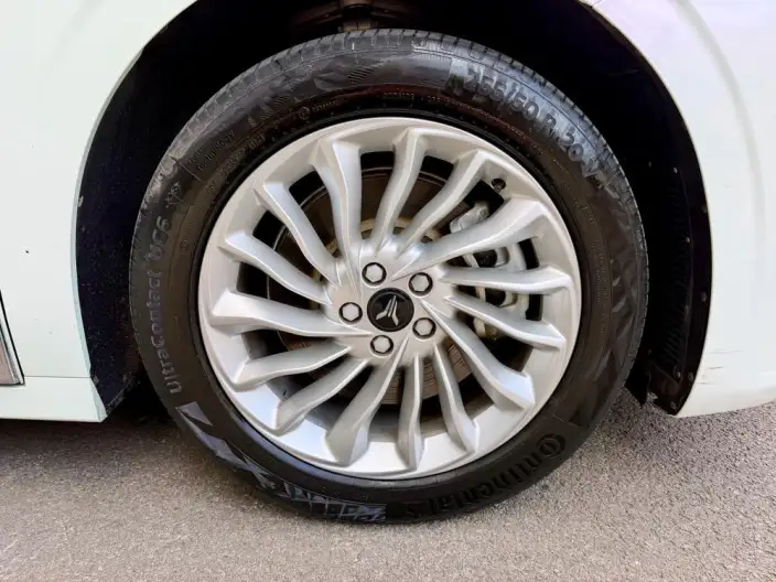 VOYAH Dreamer PHEV 2024 Model Ultra-long Endurance Premium Edition – фото 7