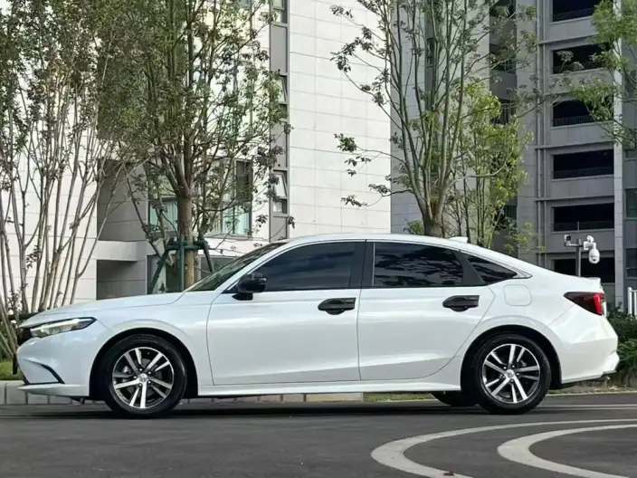 Model Ge 2023 Model 240TURBO CVT Leading version – фото 3