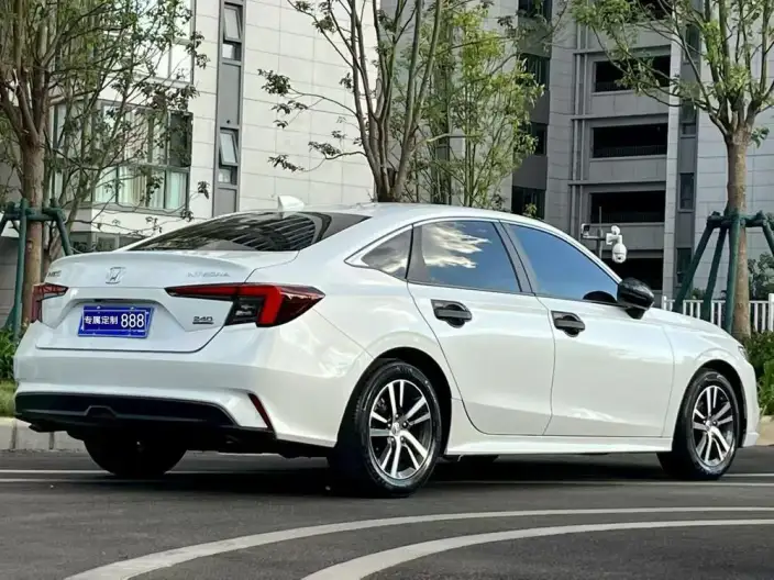 Model Ge 2023 Model 240TURBO CVT Leading version – фото 5