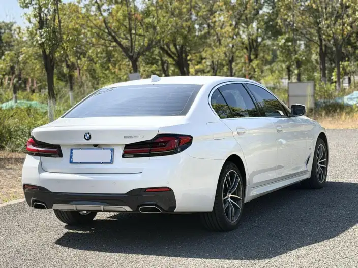 BMW 5 Series 2022 Model 525Li M Sports Set – фото 4