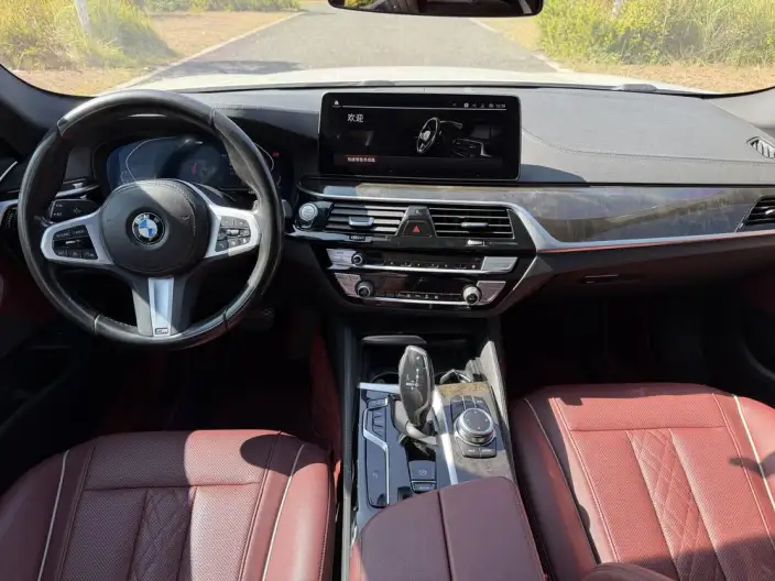 BMW 5 Series 2022 Model 525Li M Sports Set – фото 6