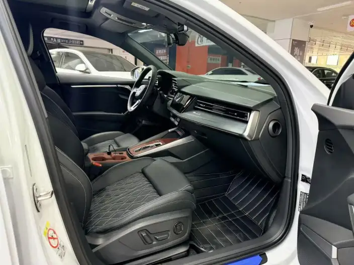 Audi A3 2026 Model A3L Limousine 35 TFSI Continental Flying Spur Exclusive Model – фото 5