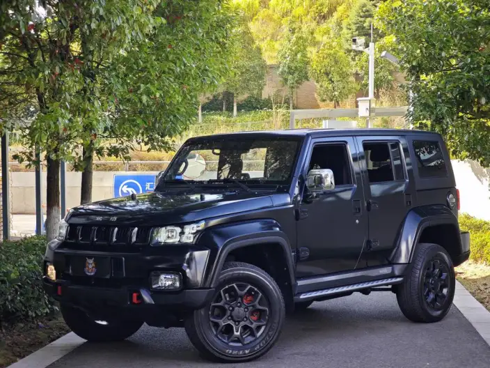 BAIC BJ40 2023 Model 2.0D Automatic 4WD Blade Hero Edition Warrior Model – фото 1