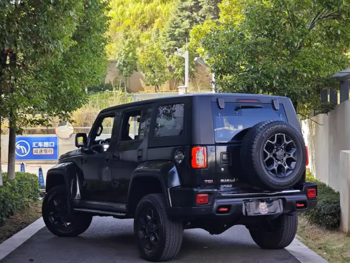 BAIC BJ40 2023 Model 2.0D Automatic 4WD Blade Hero Edition Warrior Model – фото 4