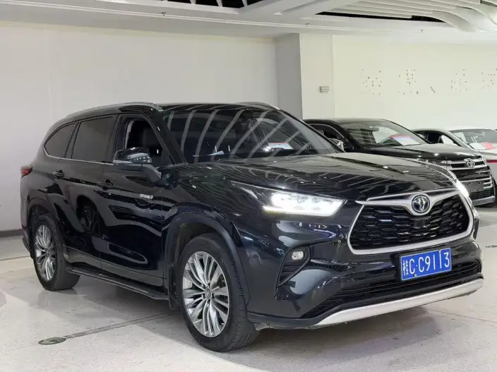 Toyota Highlander 2022 Model Hybrid 2.5L 4WD Premium Edition 7 seat – фото 3