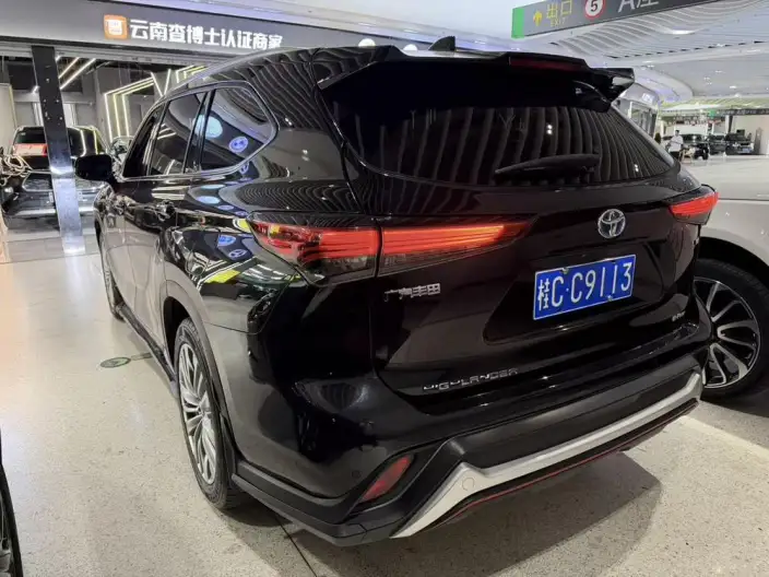 Toyota Highlander 2022 Model Hybrid 2.5L 4WD Premium Edition 7 seat – фото 4