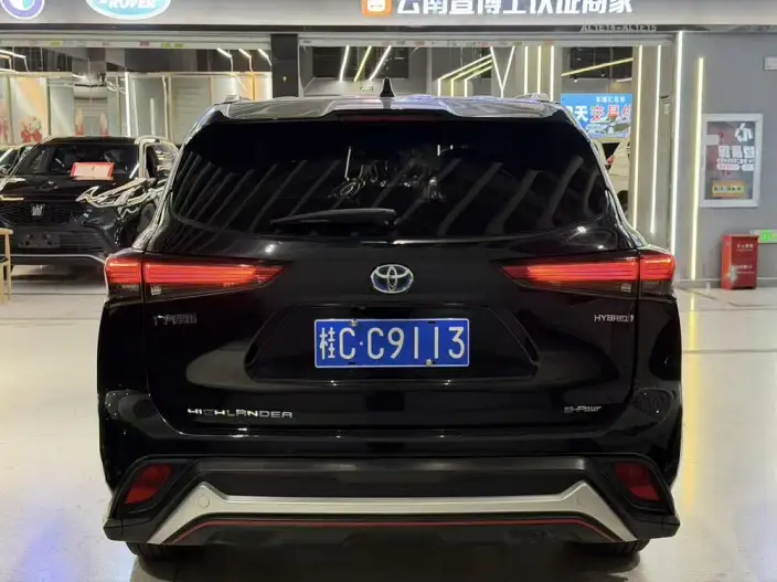 Toyota Highlander 2022 Model Hybrid 2.5L 4WD Premium Edition 7 seat – фото 5